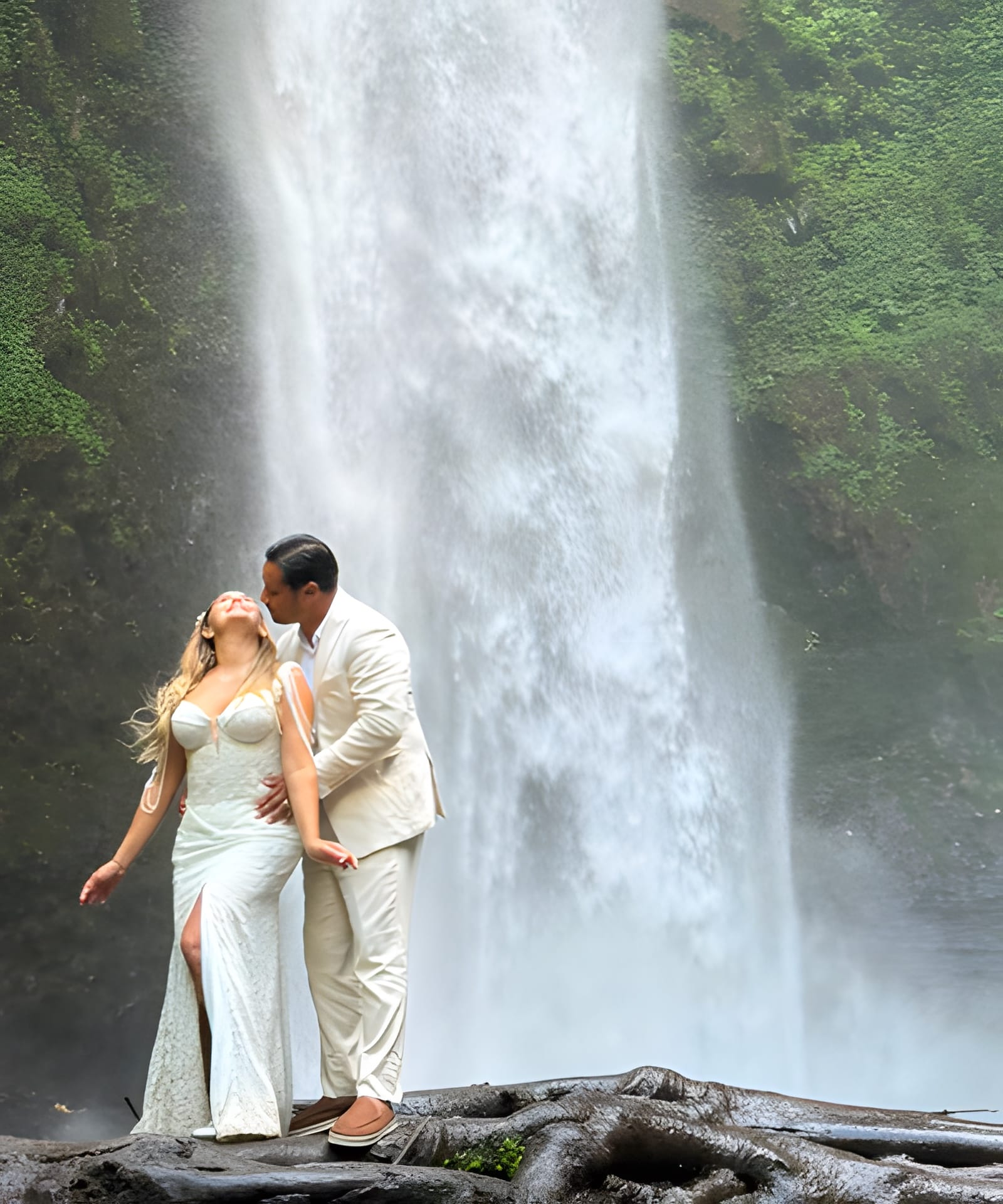 Vestido Usado Luz Pinedo Bridal - 2822 - foto 4 de 5