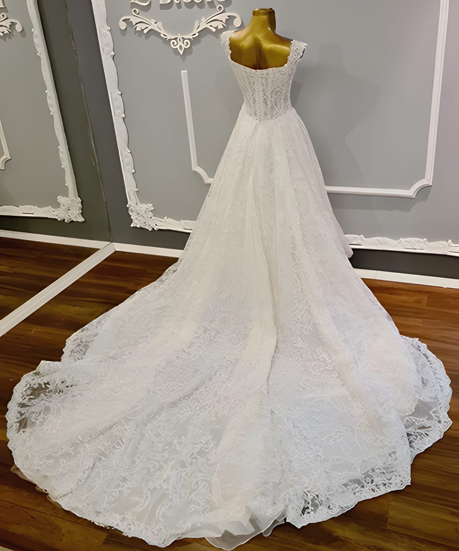Vestido Usado Pronovias - 2152 - foto 2 de 4